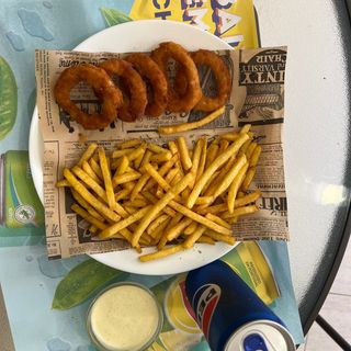 Anéis de Cebola, Batatas Fritas, Bebidas