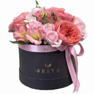 Cutie mică cu flori roz