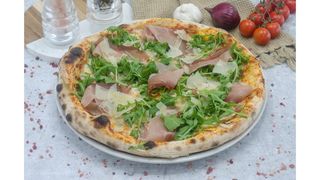 Pizza napoletana con rucola