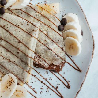 NALEŚNIKI KLASYCZNE Z FIT NUTELLĄ I BANANEM