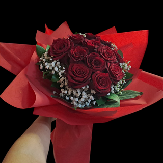 Buket od 13 crvenih ruža 