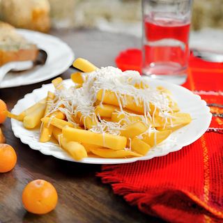 Пържени картофи със сирене (250г)