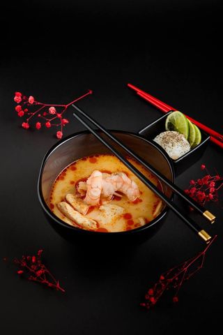 Том Ям с курицей и креветками Блэк Тайгер/ Tom Yum cu pui și creveți Black Tiger