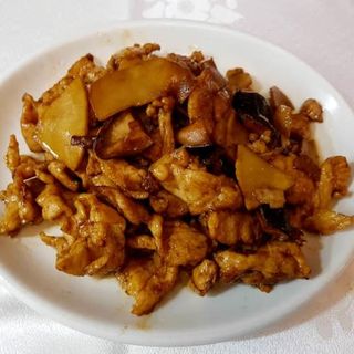 80. Cerdo con bambú y setas