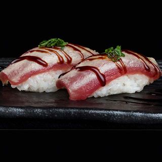 30. Nigiri tonno scottato