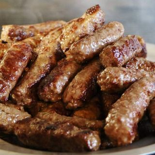 Juneći ćevapi + lepinja + luk + coca cola 0.33l