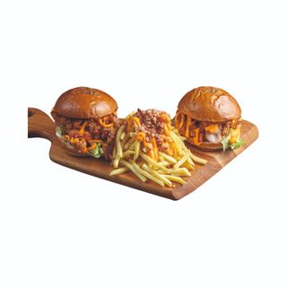 1+1 Jalapenos Double Burger + Porție de cartofi prăjiți cu bacon și cheddar