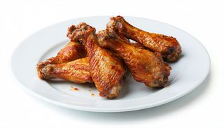 Skrzydełka z frytkami