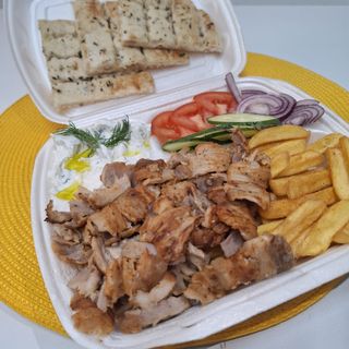 Gyros de porc la farfurie