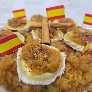 Rulo De Cabra Con Cebolla Caramelizada Y Miel