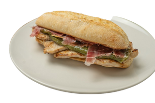 Bocadillo De Serranito De Pollo