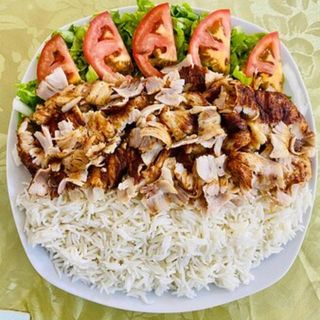 Piatto kebab con riso bianco