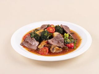 Теплый салат "Дамди" с телятиной (400 гр.)