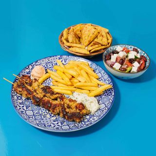 Piatto souvlaki di pollo