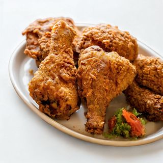 10 Pieces Crispy Chicken Bucket With Large Chips