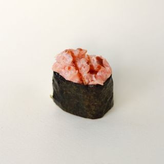 Гункан с сёмгой