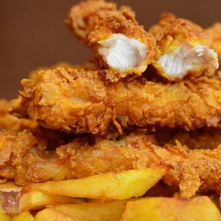 Pui crispy cu cartofi prajiti