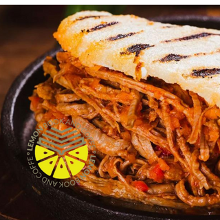 Arepa Con Carne Mechada