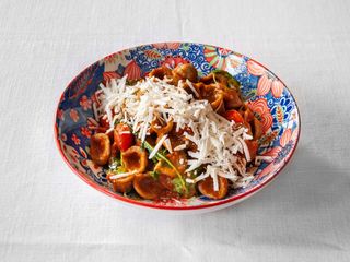 Orecchiette con pomodorini, rucola e cacioricotta dop