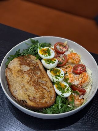 Сніданок з креветками