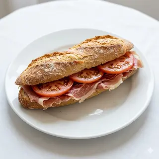 Bocadillo De Jamón Serrano Y Tomate