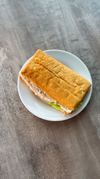 Слойка с курицей гриль