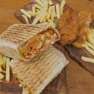 French tacos con cotoletta di pollo croccante