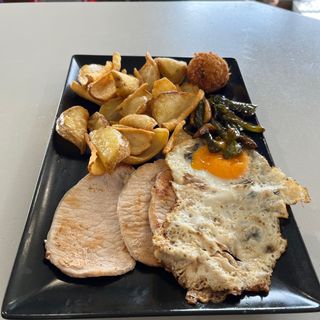 1. Plato Combinado De Lomo