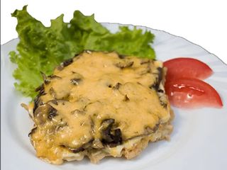 Відбивна куряча під сиром з грибами