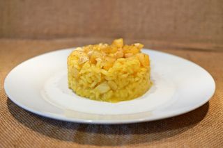 64-Riso con pinoli e ananas