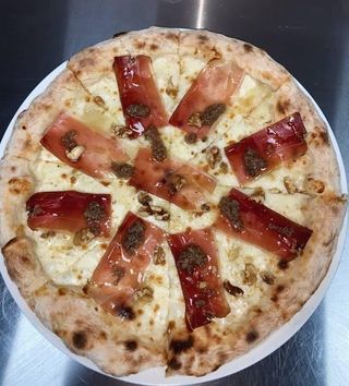 Pizza Caprina 30 Cm.