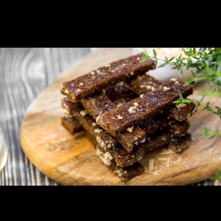 Грінки під часниковим соусом з пармезаном (200г)