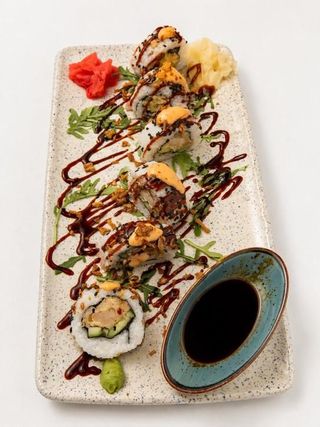 Inside out roll: ebi tempura