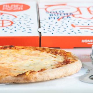 Pizza 4 quesos (30 cm.)