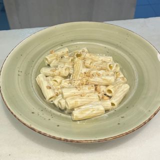 Rigatoni Amb La Pòquer De Formatges I Nous