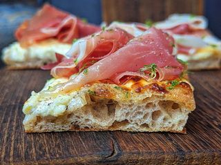 Trancio pizza crudo e formaggio