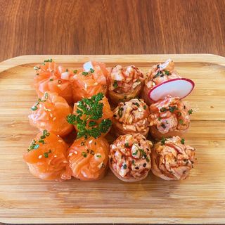 m28. Gunkan de Salmão