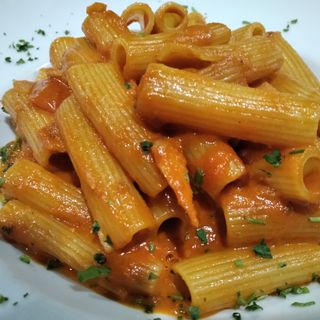 Rigatoni Al Salmón