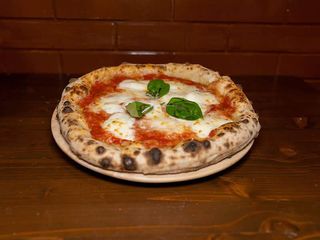Margherita + Bibita Omaggio