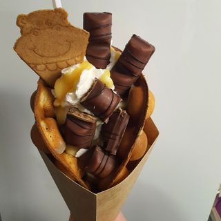 Bąbelkowy gofr Kinder Bueno