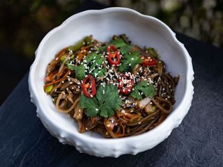 Гречана локшина з телятиною (260g)