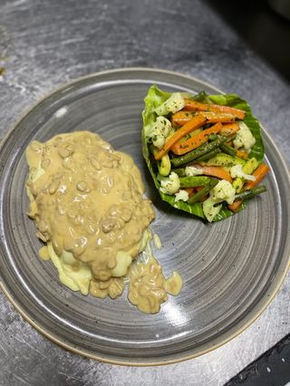 Filet De Saint Pierre À La Crème