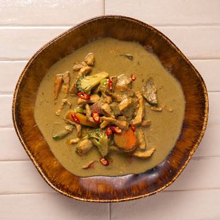 Green Curry chicken (rice included)