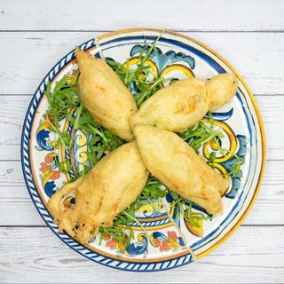 Fiori di zucca ripieni