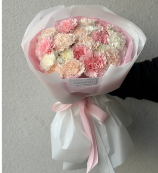 Bukiet z 15 pastelowych goździków