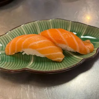 30.Nigiri  salmón
