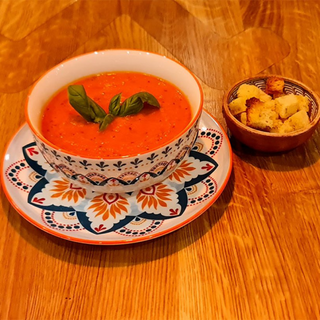 Supa crema din roșii cu busuioc si crutoane