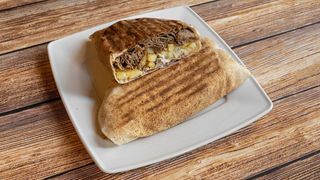 Doner Kebab Średni z Wołowiną