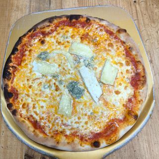 Pizza Cinco Quesos (Mediana)