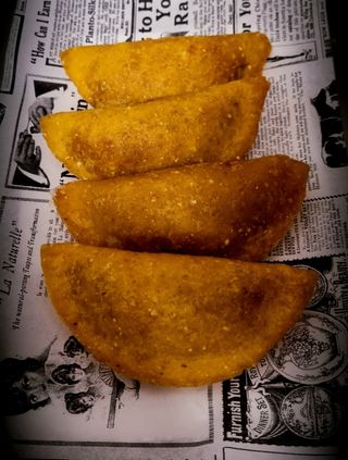 Empanada De Colombiana (1 Ud.)